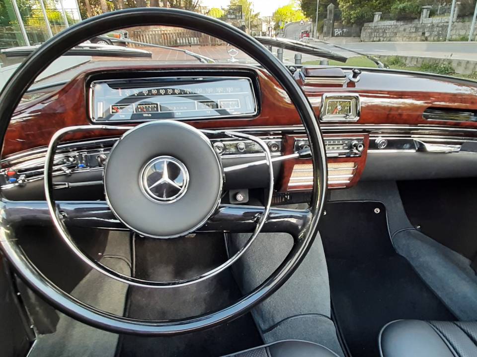 Image 7/11 de Mercedes-Benz 220 SE Cabriolet (1960)