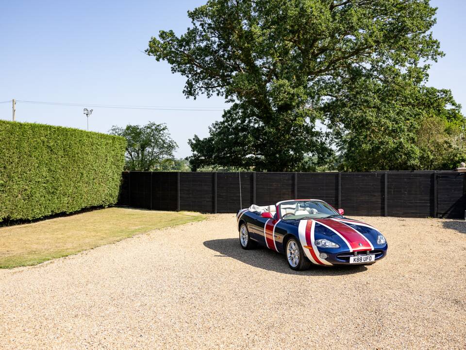 Immagine 5/42 di Jaguar XK8 4.0 (2001)