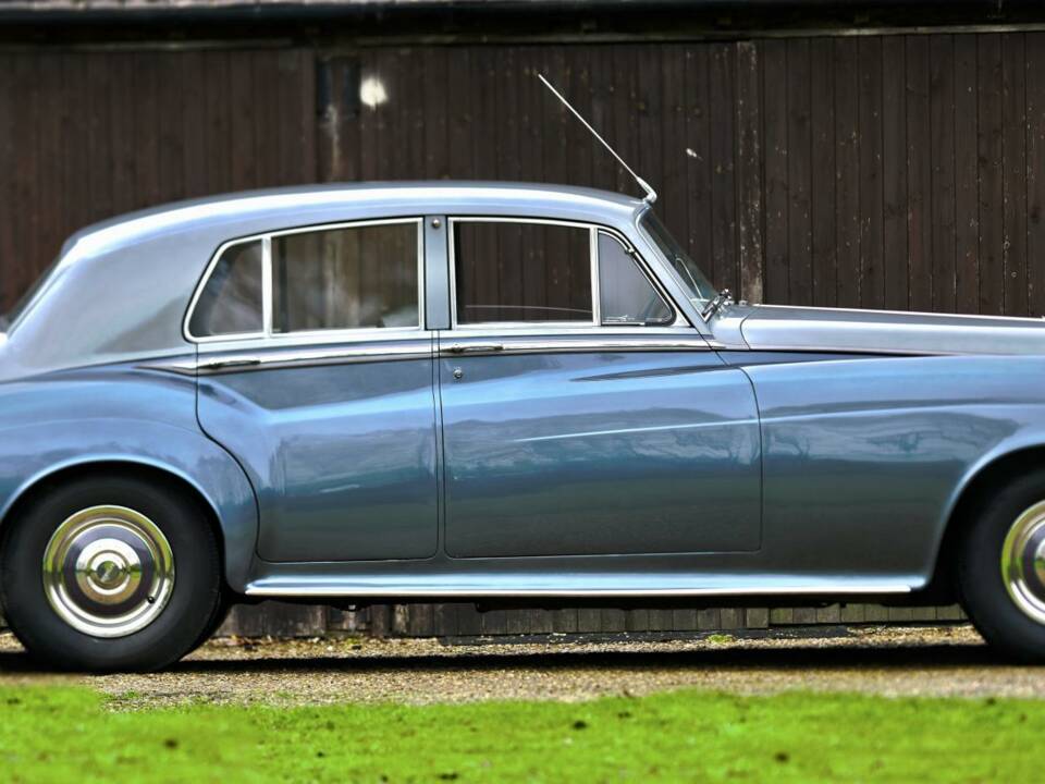 Image 9/50 of Bentley S 3 (1964)