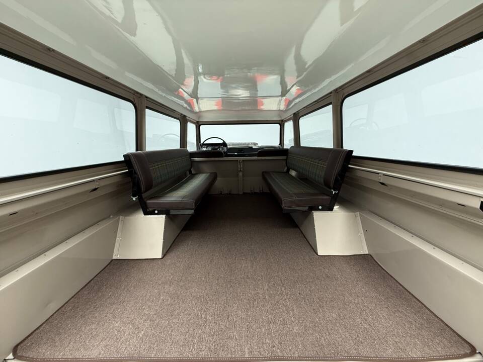 Afbeelding 17/33 van Land Rover 109 (1989)