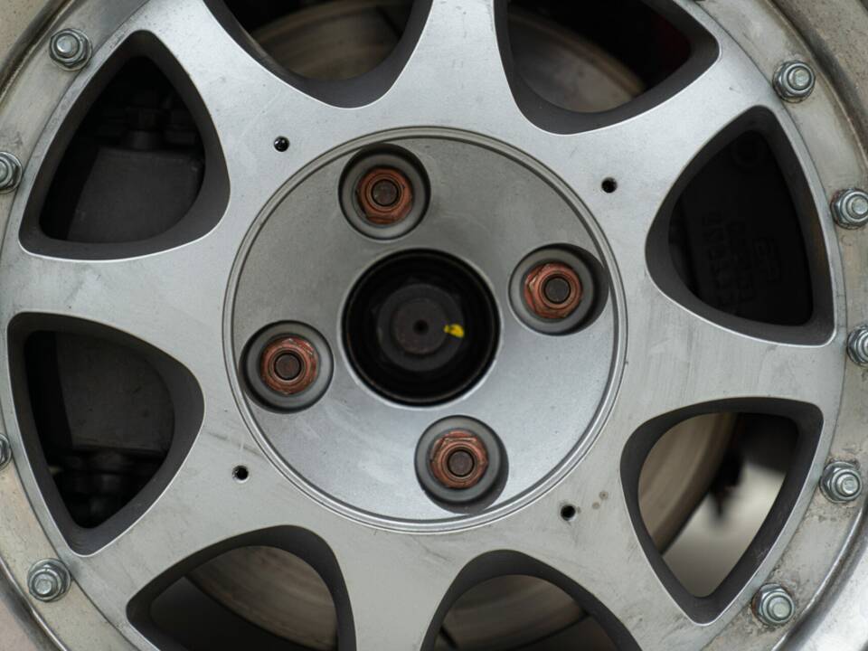 Image 16/50 of Ford RS200 (1987)