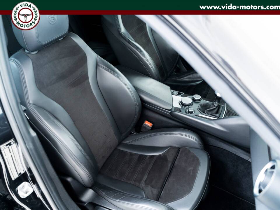 Bild 10/15 von Alfa Romeo Giulia Quadrifoglio (2017)