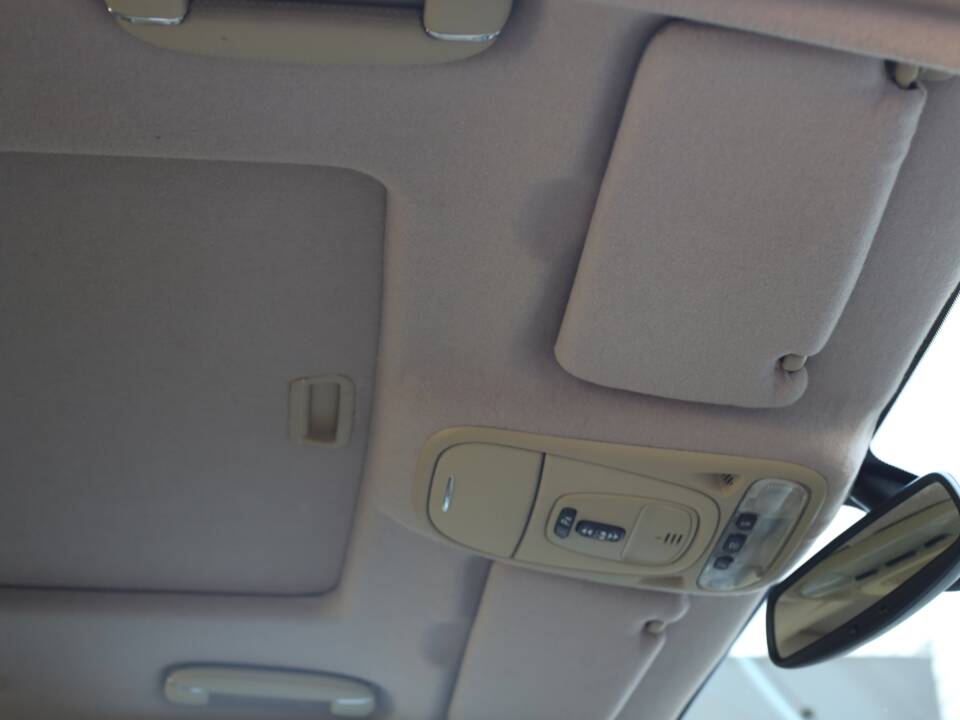 Imagen 71/77 de Jaguar XJ 8 4.2 (2005)