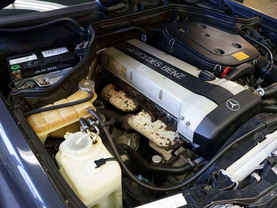 Afbeelding 26/35 van Mercedes-Benz 300 CE-24 (1992)