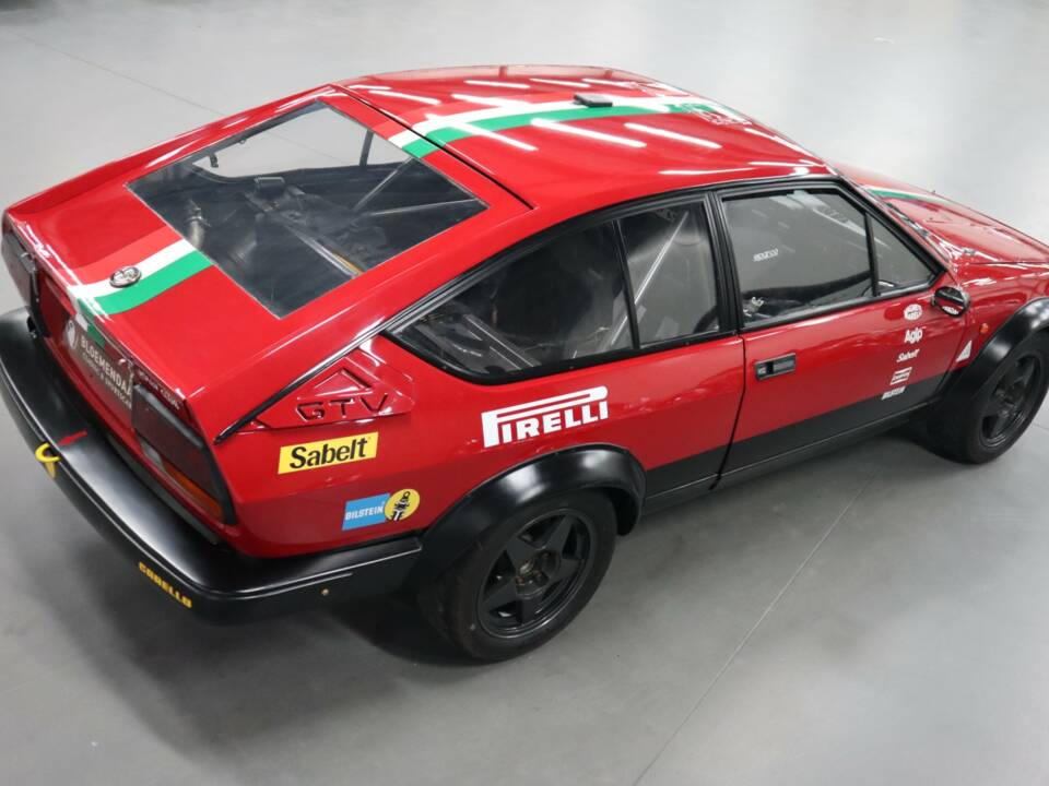 Bild 7/46 von Alfa Romeo GTV 2.0 (1982)