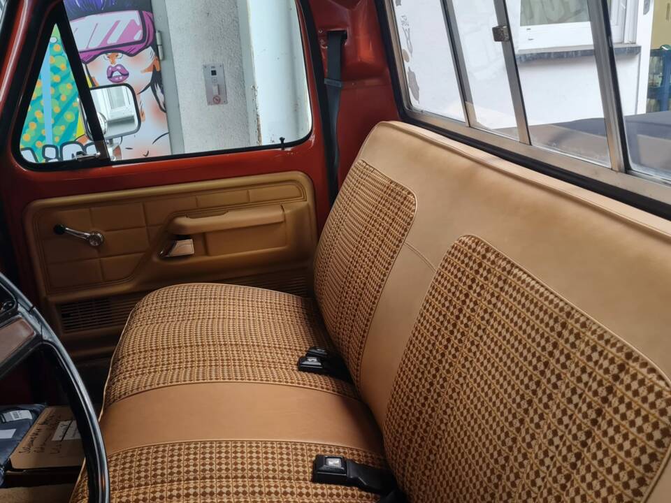 Image 7/9 of Ford F-150 Ranger (1976)