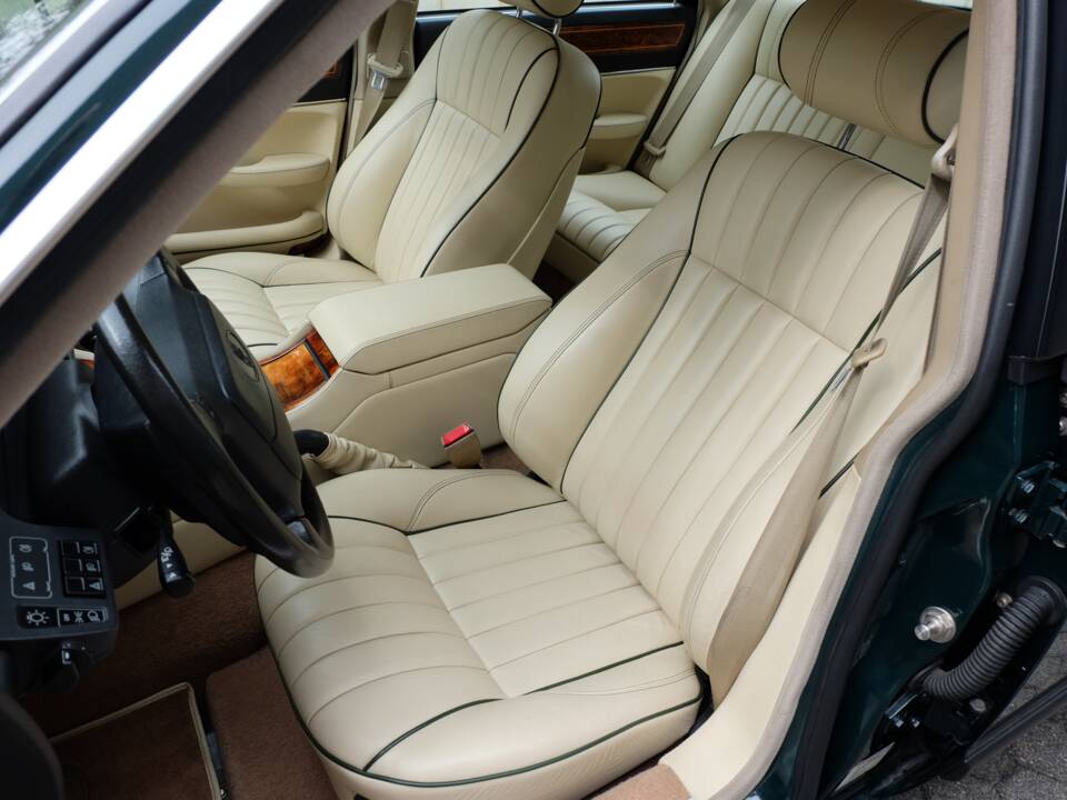 Image 18/77 de Jaguar XJ 40 (XJ-R) (1993)