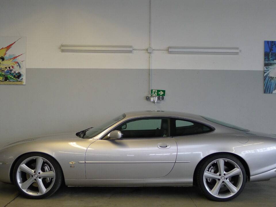 Imagen 1/39 de Jaguar XKR (2002)