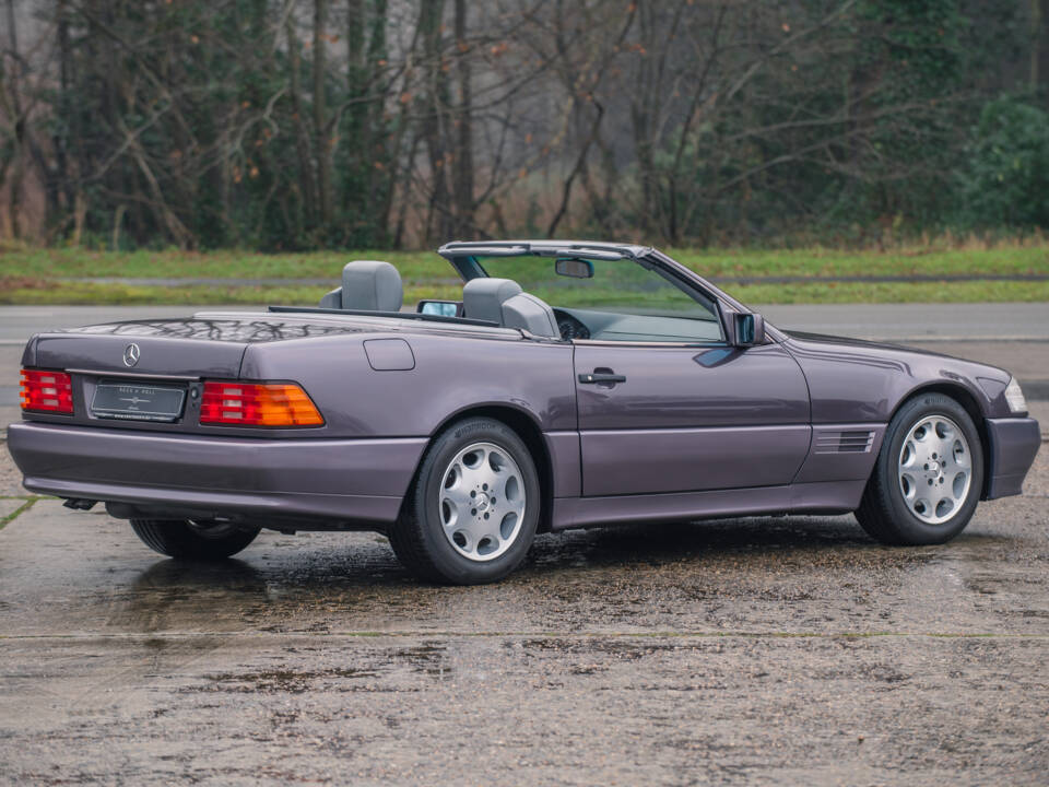 Image 9/31 of Mercedes-Benz 500 SL (1992)