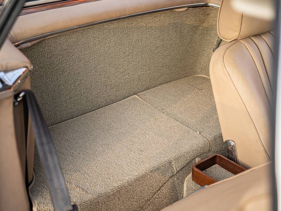 Image 47/70 de Mercedes-Benz 230 SL (1966)