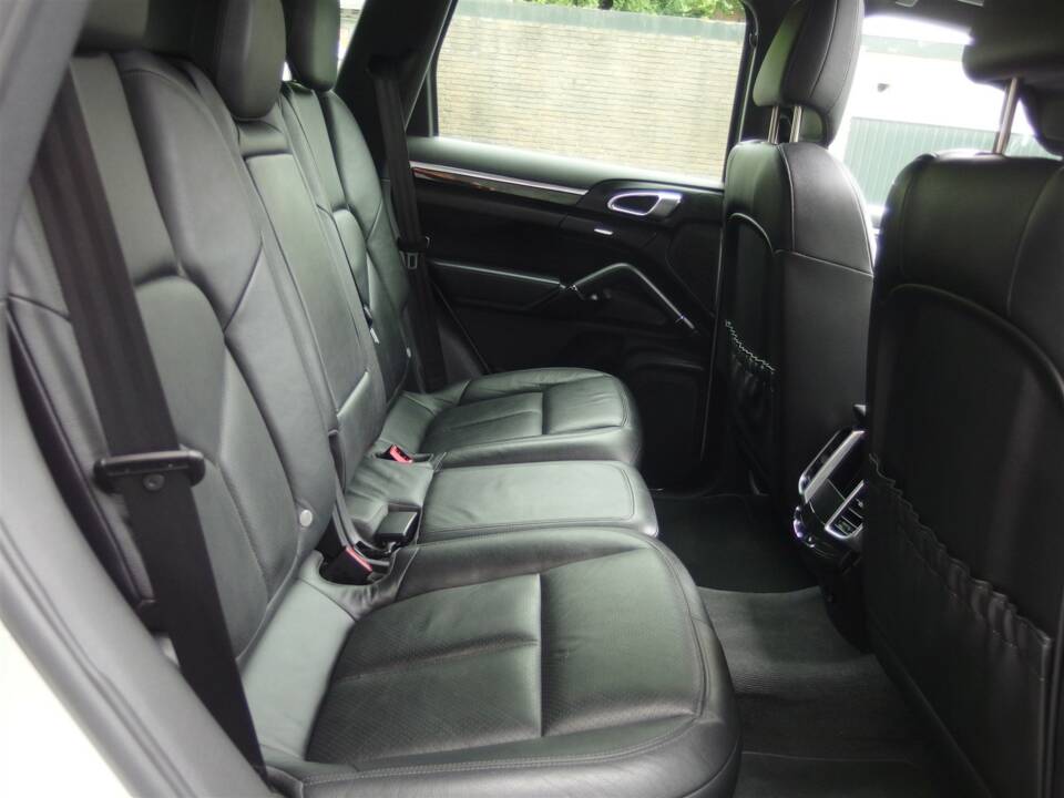 Bild 73/99 von Porsche Cayenne S (2010)