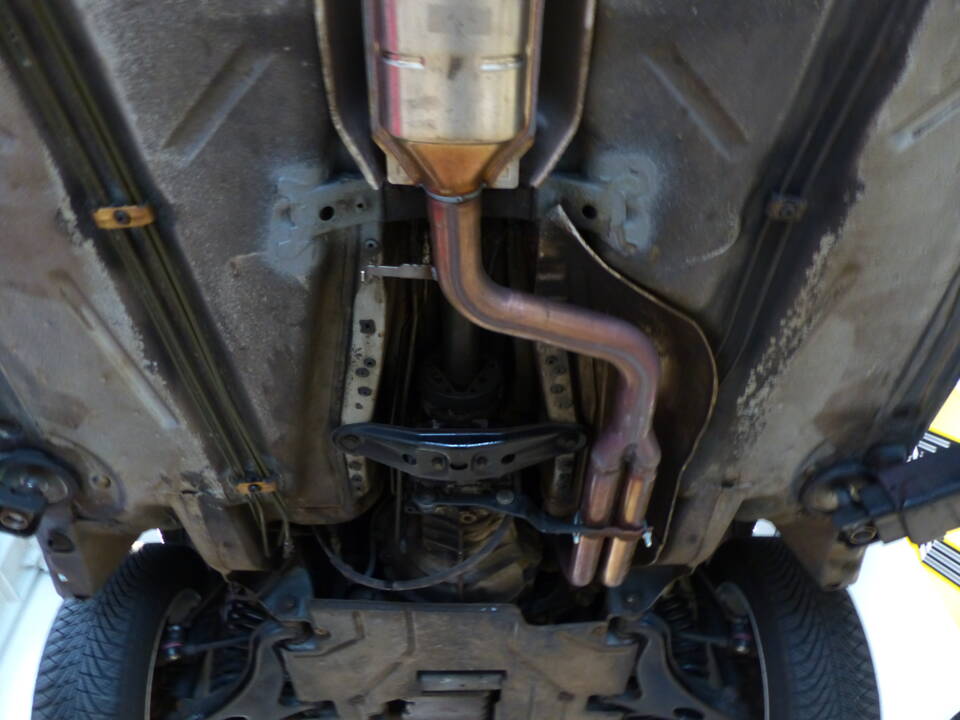 Image 38/66 of Mercedes-Benz 200 TE (1989)
