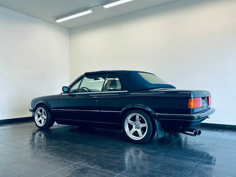 Image 10/29 de BMW 325i (1989)