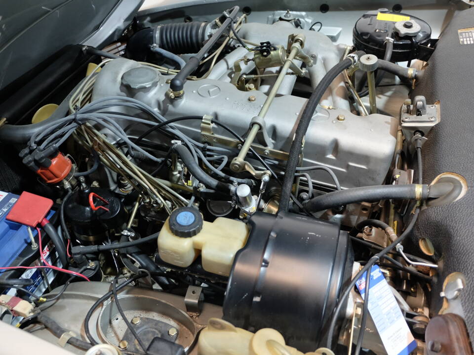Image 31/35 of Mercedes-Benz 230 SL (1964)