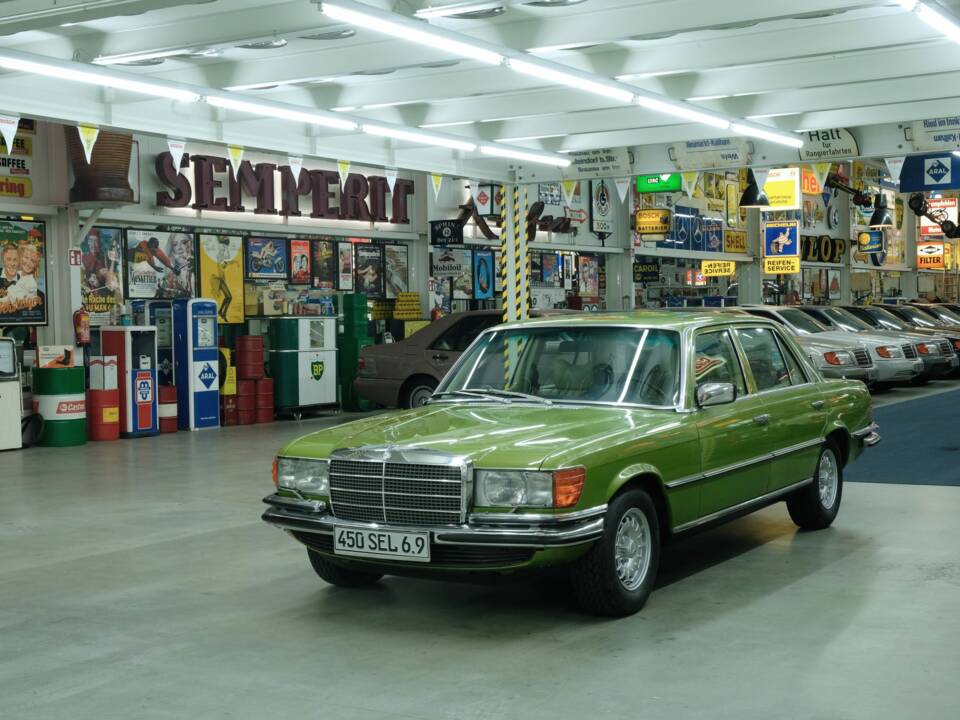 Image 1/50 de Mercedes-Benz 450 SEL 6,9 (1976)