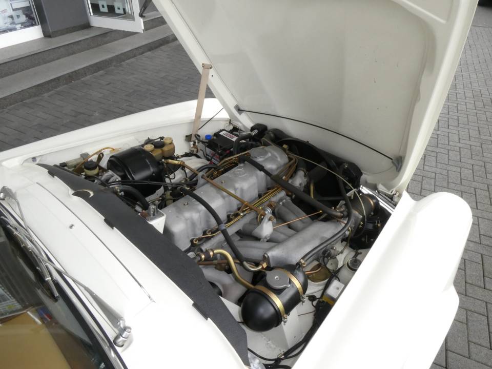 Bild 23/26 von Mercedes-Benz 280 SL (1968)