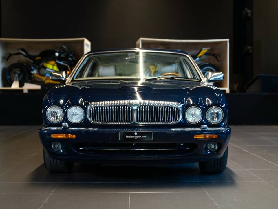 Bild 13/50 von Daimler Super V8 (1997)
