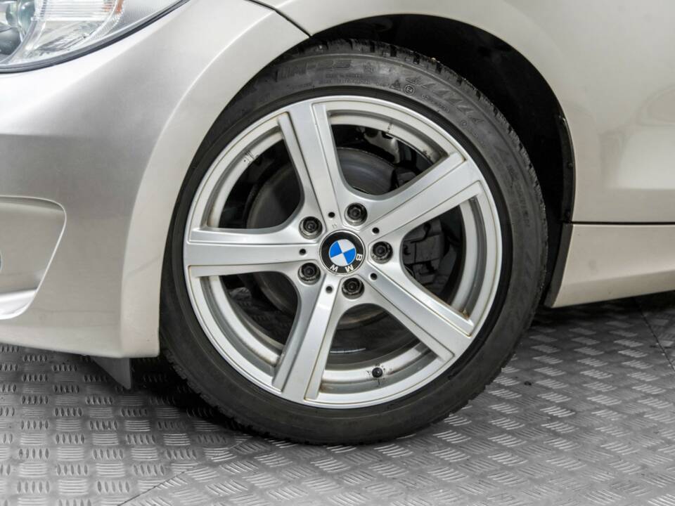 Immagine 4/50 di BMW 125i (2011)