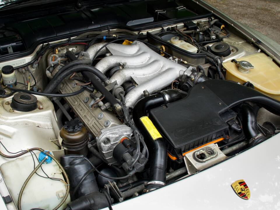 Image 6/24 of Porsche 944 Turbo (1988)