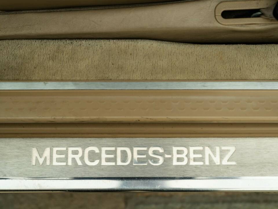 Image 45/50 de Mercedes-Benz SL 500 (1998)