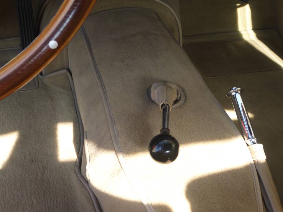 Image 83/174 of Jaguar XK 150 3.4 S OTS (1958)