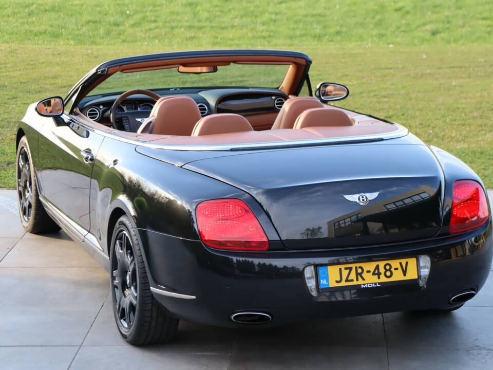 Image 39/50 of Bentley Continental GTC (2007)