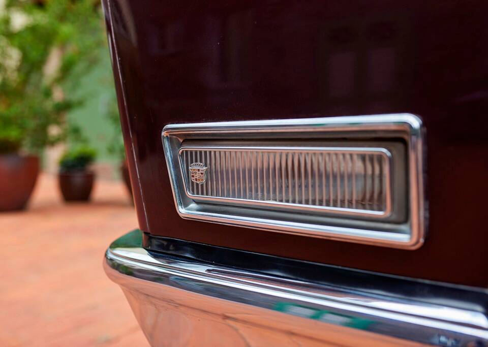 Bild 61/200 von Cadillac Coupe DeVille (1968)