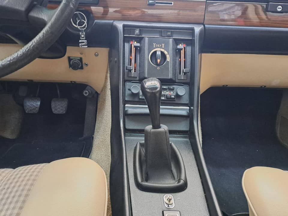 Bild 35/47 von Mercedes-Benz 280 SE (1976)