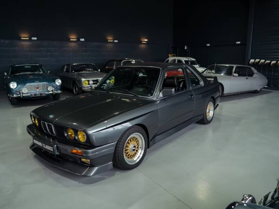 Immagine 1/28 di BMW 320i Baur TC (1985)