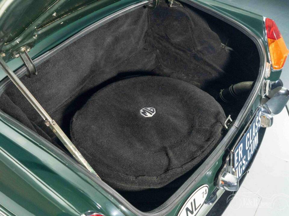 Image 6/19 de MG MGB (1974)