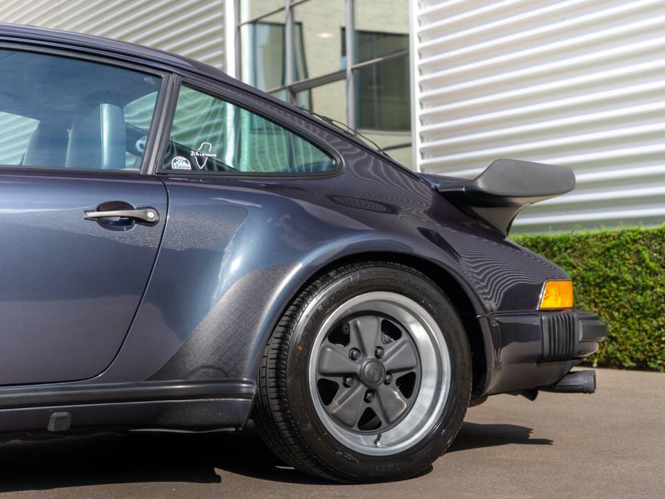 Imagen 7/33 de Porsche 911 Turbo 3.3 (1988)