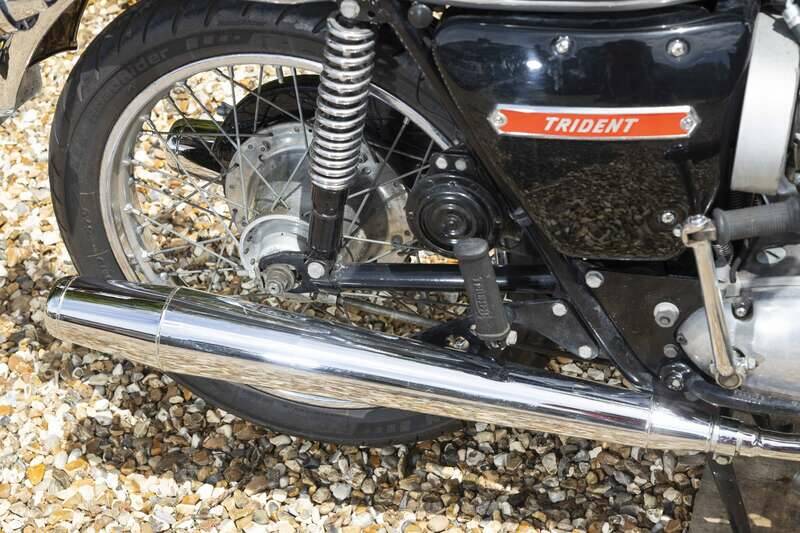 Image 9/39 of Triumph T 150 V Trident (1973)