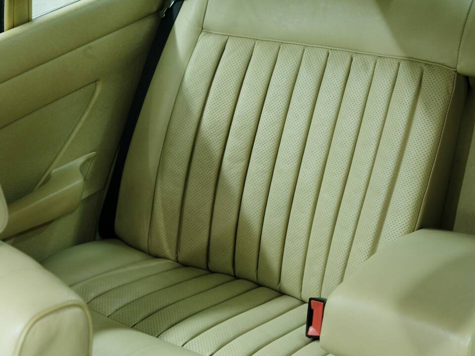 Bild 22/50 von Mercedes-Benz 500 SEL (1983)