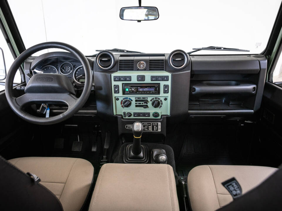 Image 10/36 of Land Rover Defender (2016)