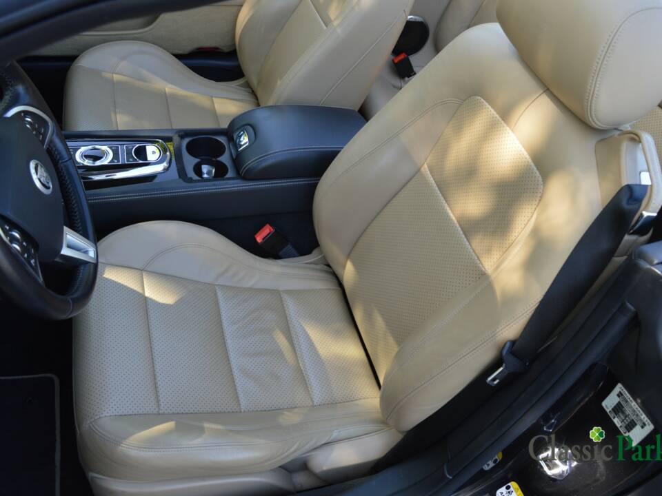 Image 32/50 de Jaguar XK (2012)