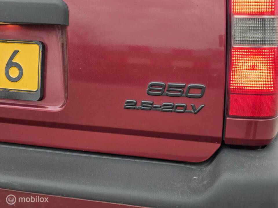 Image 15/38 de Volvo 850 2.5-20V (1995)