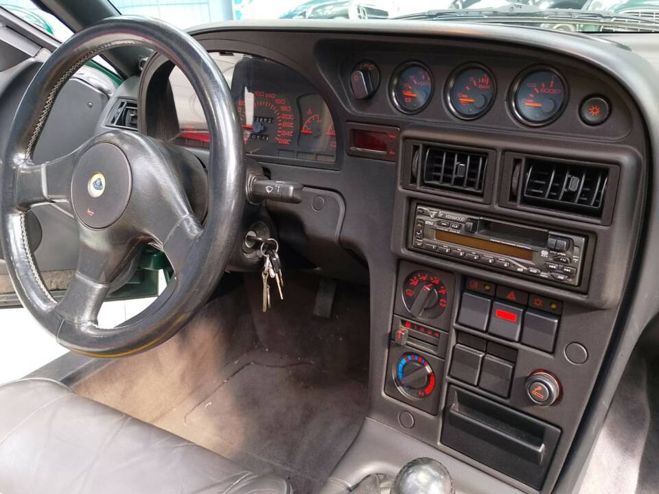 Image 21/46 of Lotus Elan SE (1992)