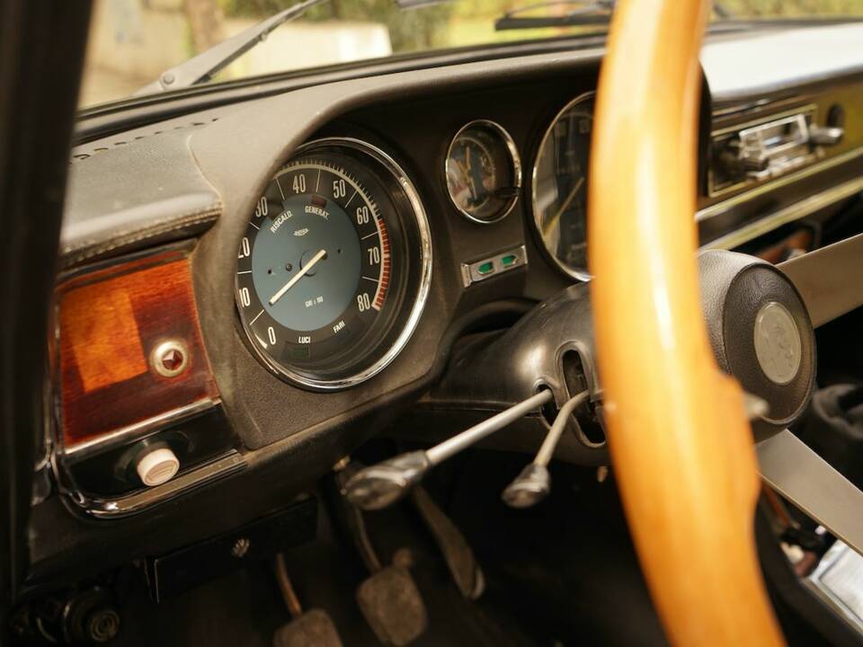 Image 87/100 of Alfa Romeo Giulia Nuova Super 1300 (1977)