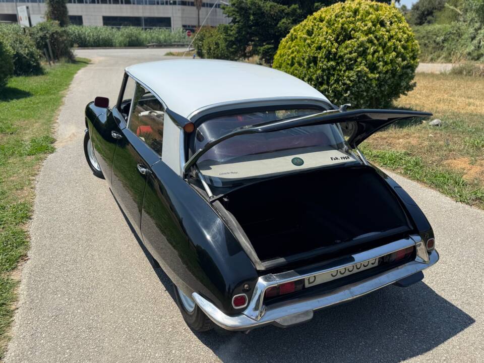 Image 29/29 of Citroën ID 19 (1958)
