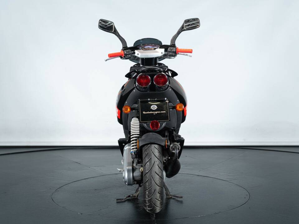 Imagen 7/23 de Aprilia SR 50 (1997)