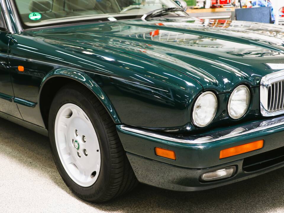 Bild 7/29 von Jaguar XJ6 3.2 Executive (1997)
