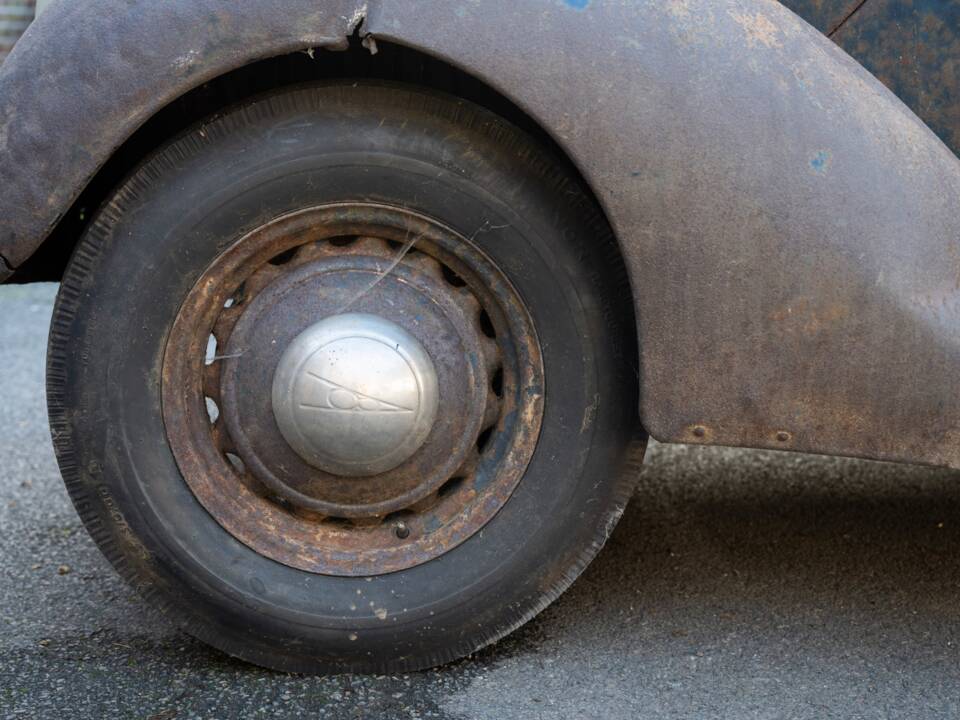 Image 18/134 of Ford V8 (1937)