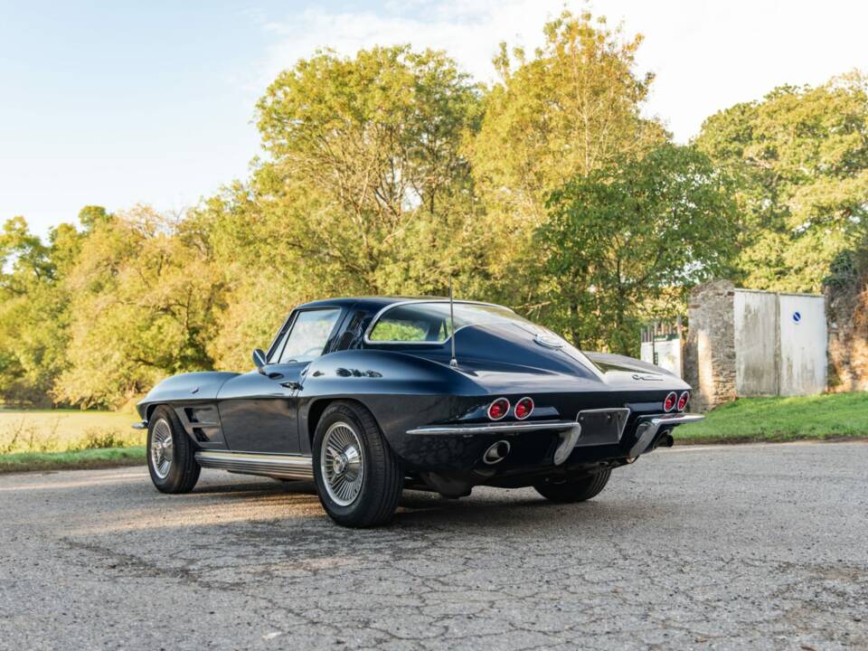 Image 2/18 of Chevrolet Corvette Sting Ray (1964)