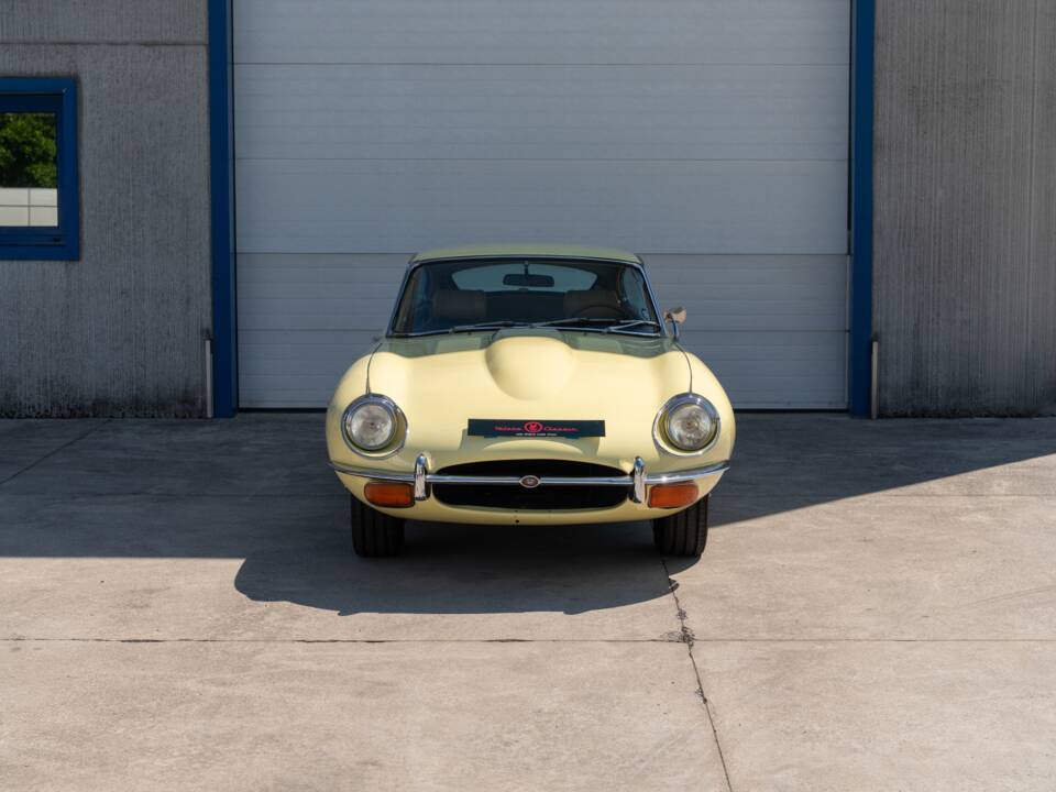 Image 2/78 de Jaguar E-Type (1969)