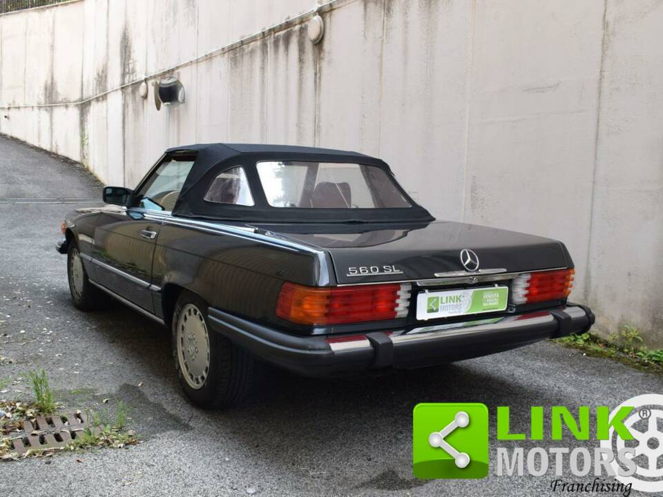 Afbeelding 6/10 van Mercedes-Benz 560 SL (1986)