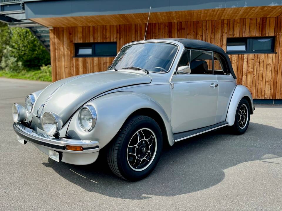 Immagine 7/21 di Volkswagen Beetle 1303 LS (1979)