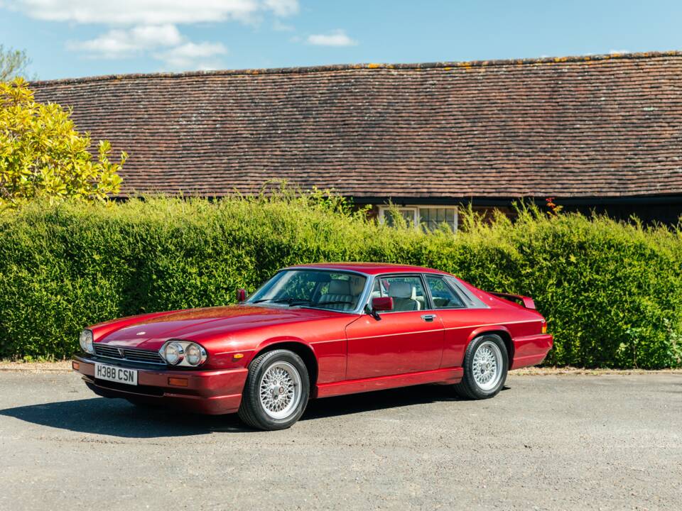 Image 30/50 of Jaguar XJR-S V12 Le Mans (1991)