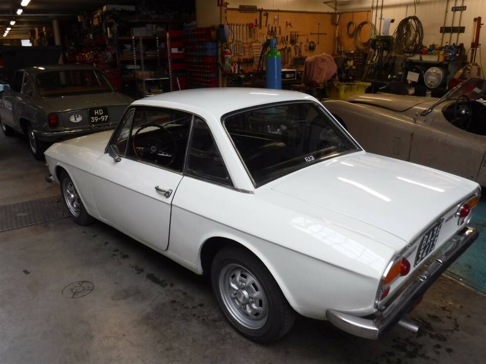 Image 29/33 of Lancia Fulvia 1.3 S (1970)