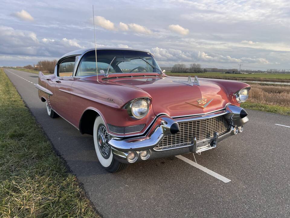 Image 4/8 of Cadillac 62 Eldorado Seville (1960)