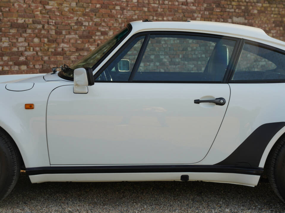 Image 34/50 of Porsche 911 Turbo 3.3 (1986)
